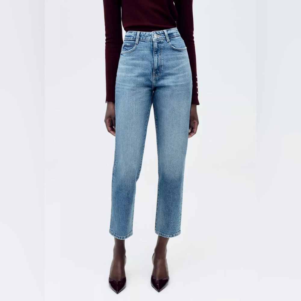 Zara High-Waist Mom Straight Leg Ankle Jeans Light Wash Classic Denim Size 0